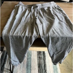 Old Navy Gray/white/black speckled sweat pants - Large